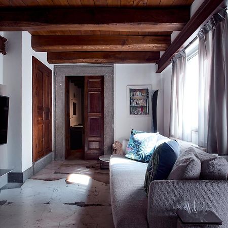 Palazzo Delle Pietre - Luxury Apartments Rom Exteriör bild